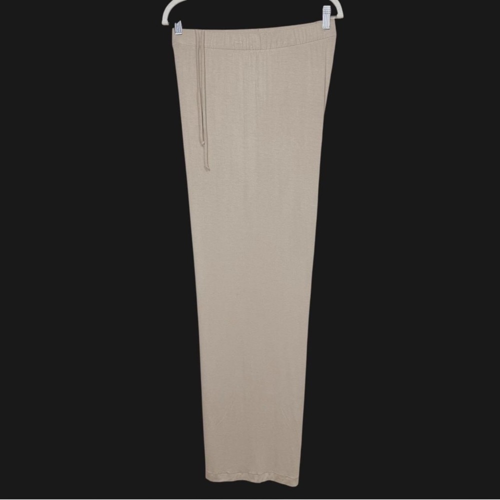 SKIMS Women's Lounge Pants - Picture 3 of 5